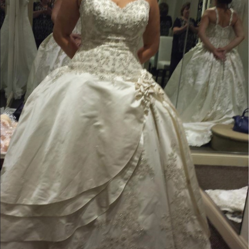 Wedding dress